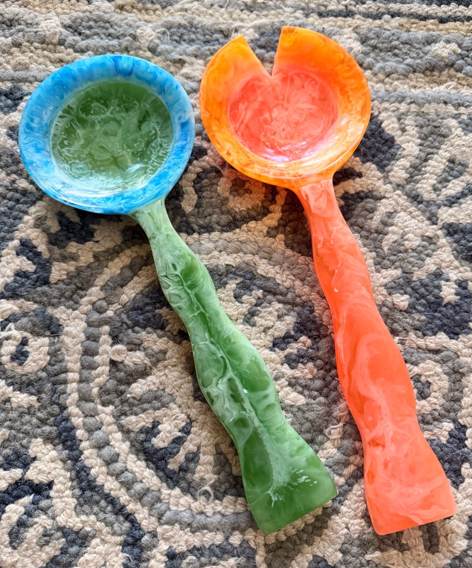 GAURI KOHLI Hawaii Salad Servers 2 Piece Set 1