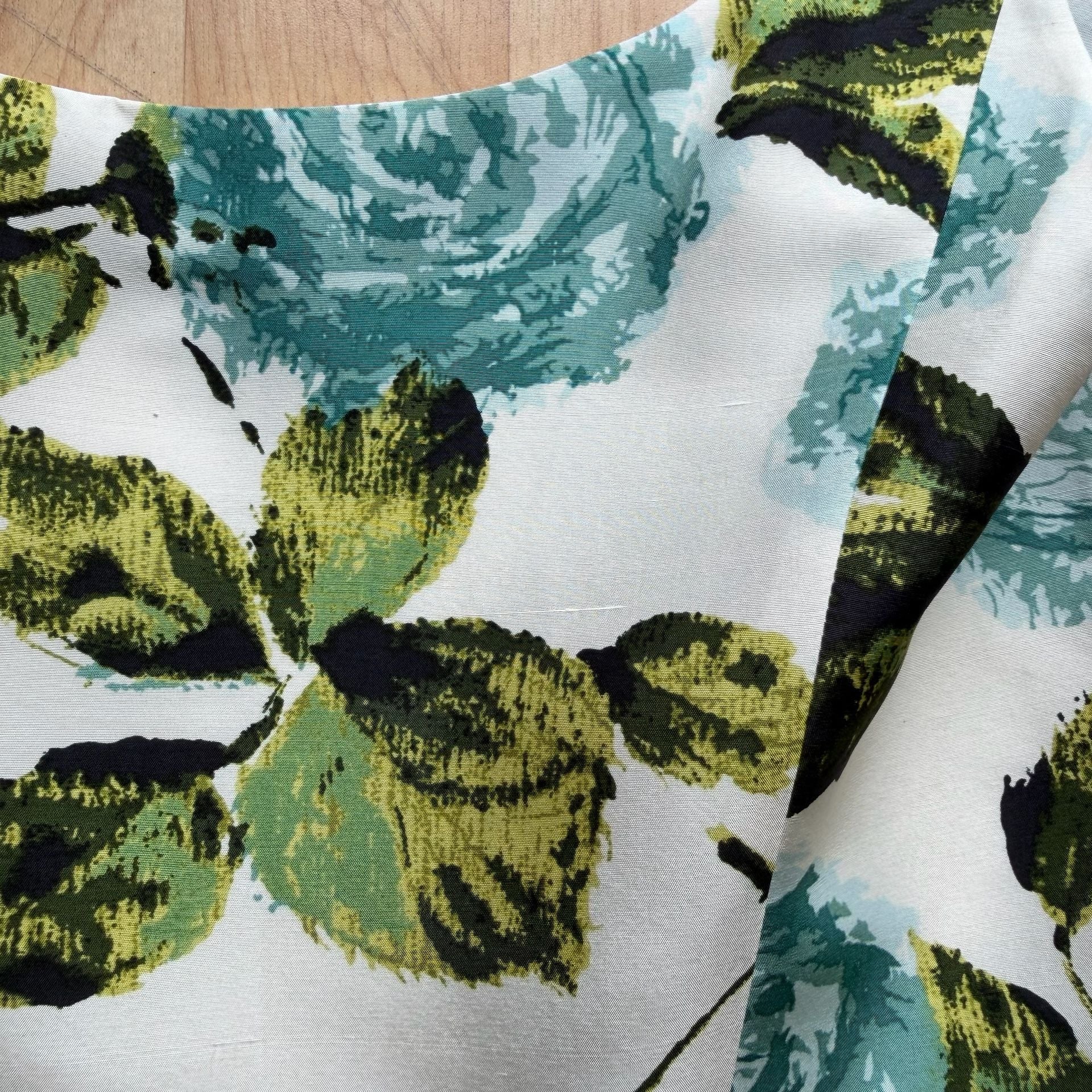 Ann Taylor Green Blue Floral Sleeveless Silk Knee Length Silk Dress Size 8P 4