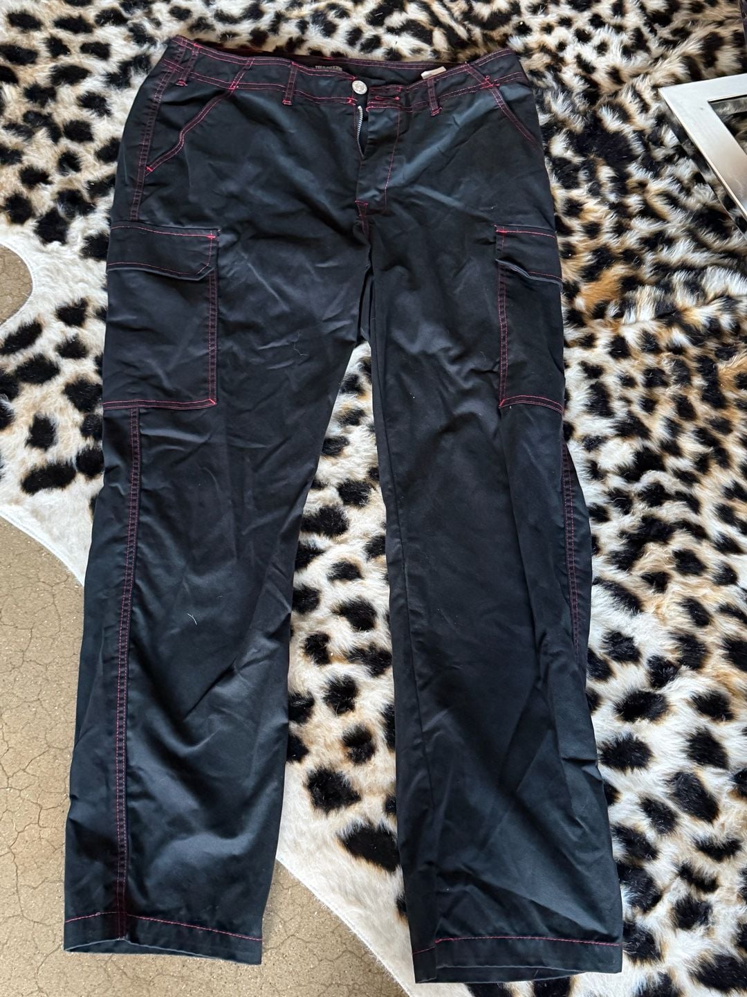 True Religion Black Cargo Pants with Red Contrast Stitching Size 34 2