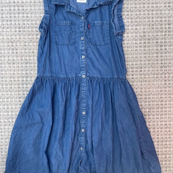 Size 10/12. Levi's Girls Denim Dress with Ruffled Sleeves and Button Front