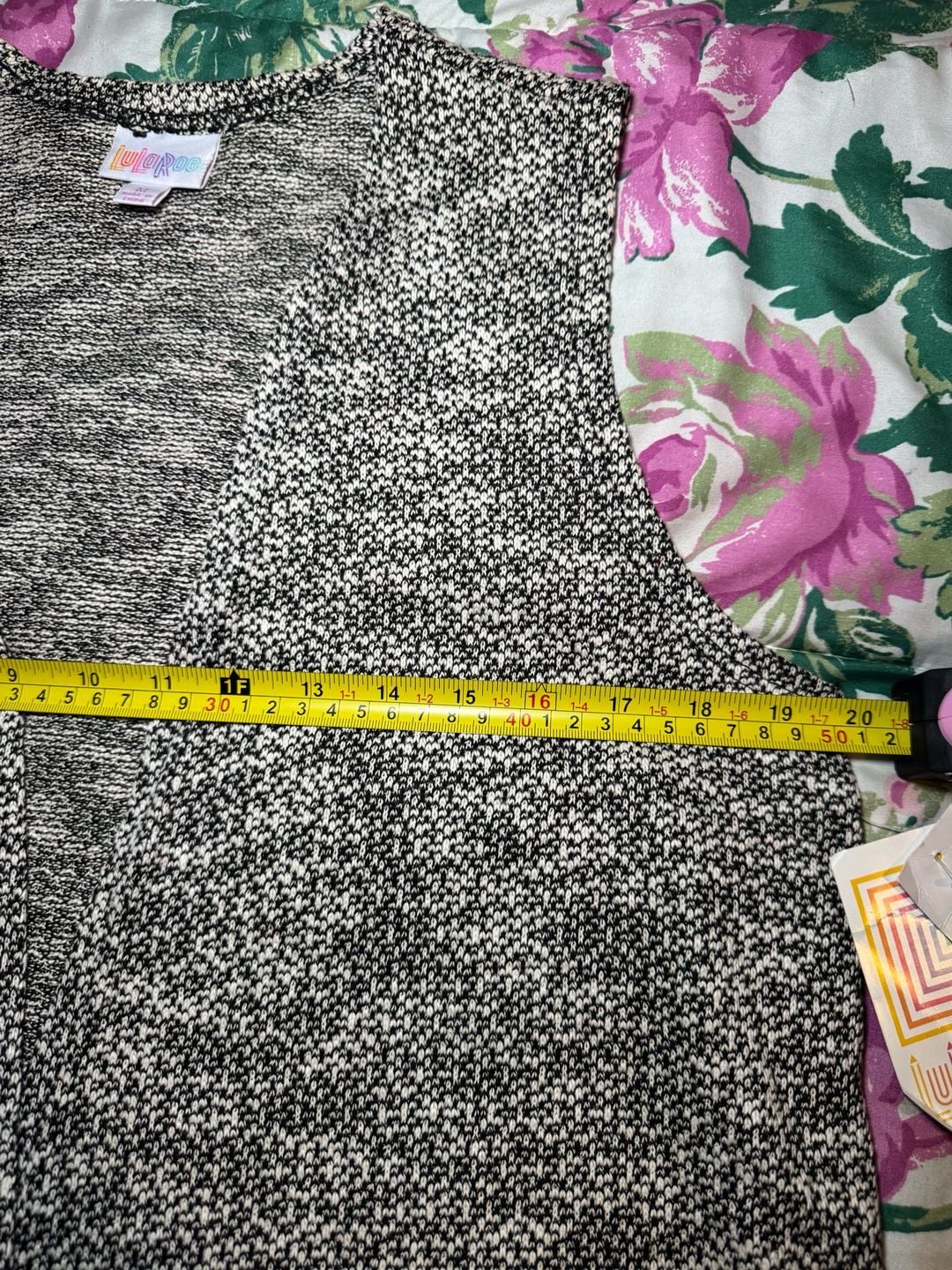 LulaRoe Women's Side Slit Marled Gray Knit Joy Long Line Duster Vest Size M 6