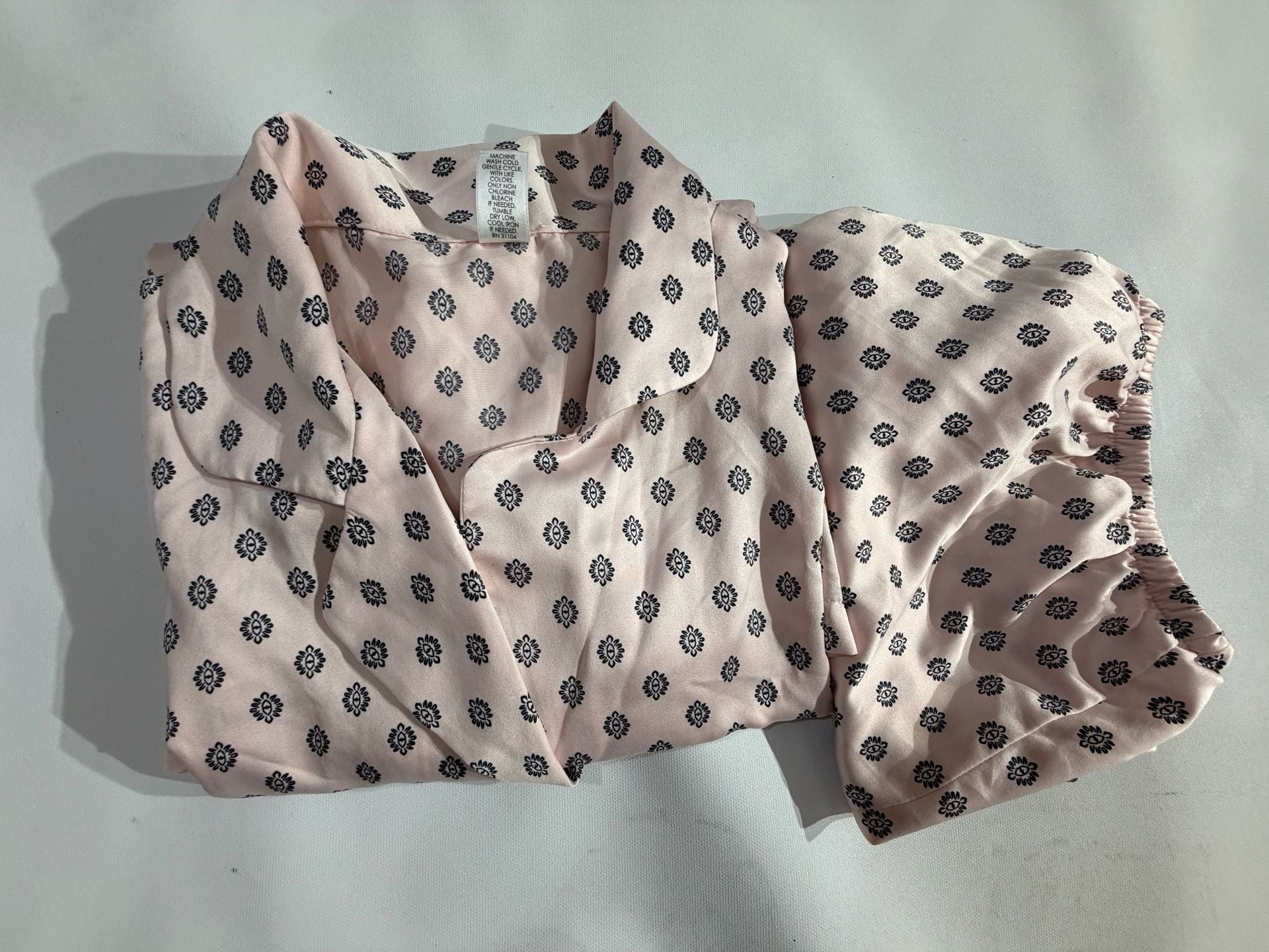 ND Intimates Pink Evil Eye Print Satin Pajama Set Shirt Shorts Womens M 9