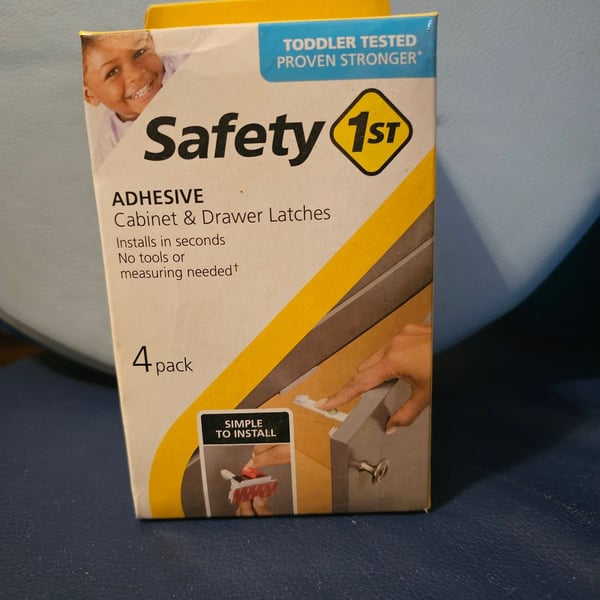 Safety 1st Adhesive Cabinet & Drawer Latches 4-Pack