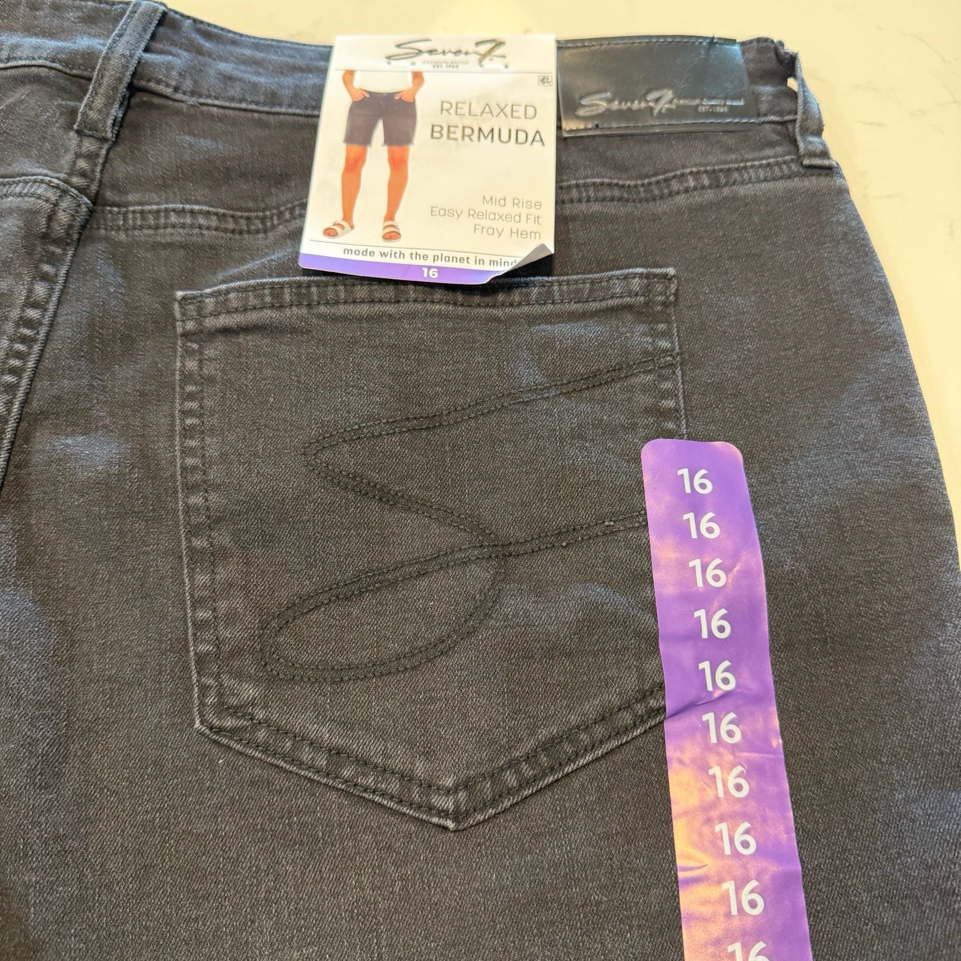 Seven7 Women's Relaxed Bermuda Mid Rise Denim Shorts Washed Black Size 16 5