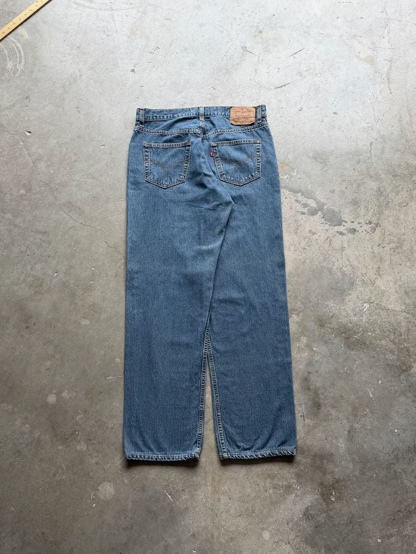 Vintage Y2K Faded Levi's 550 Jeans Men's Size 34x34 Straight Leg Denim Jeans 7