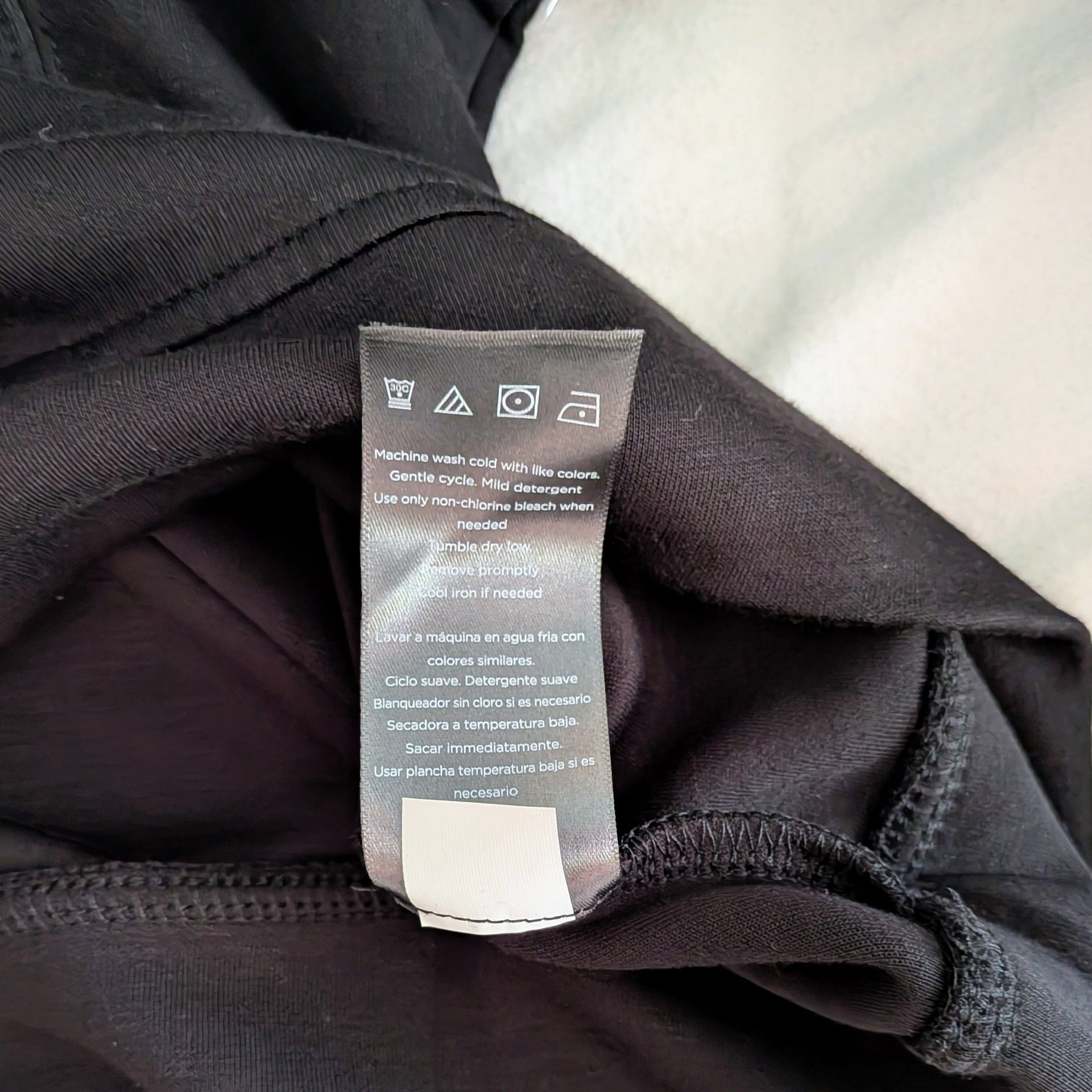 Danskin Women's Black Half Zip Pullover Sweater Size L 5