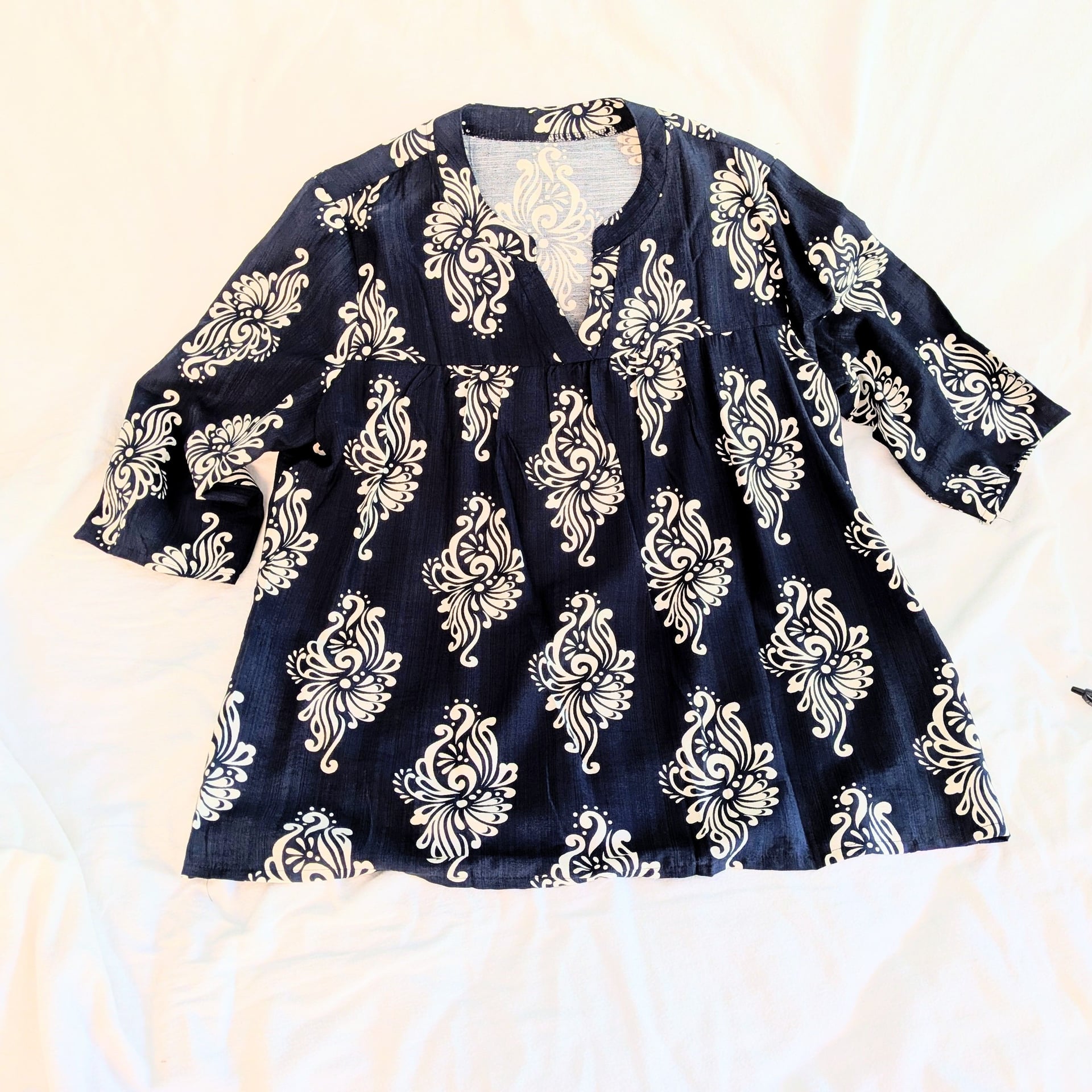 BINO Navy and White Damask V-Neck 3/4 Sleeve Blouse 2