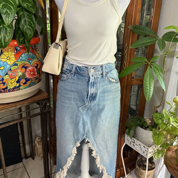 MOTHER The Ditcher Maxi Super Fray Denim Skirt