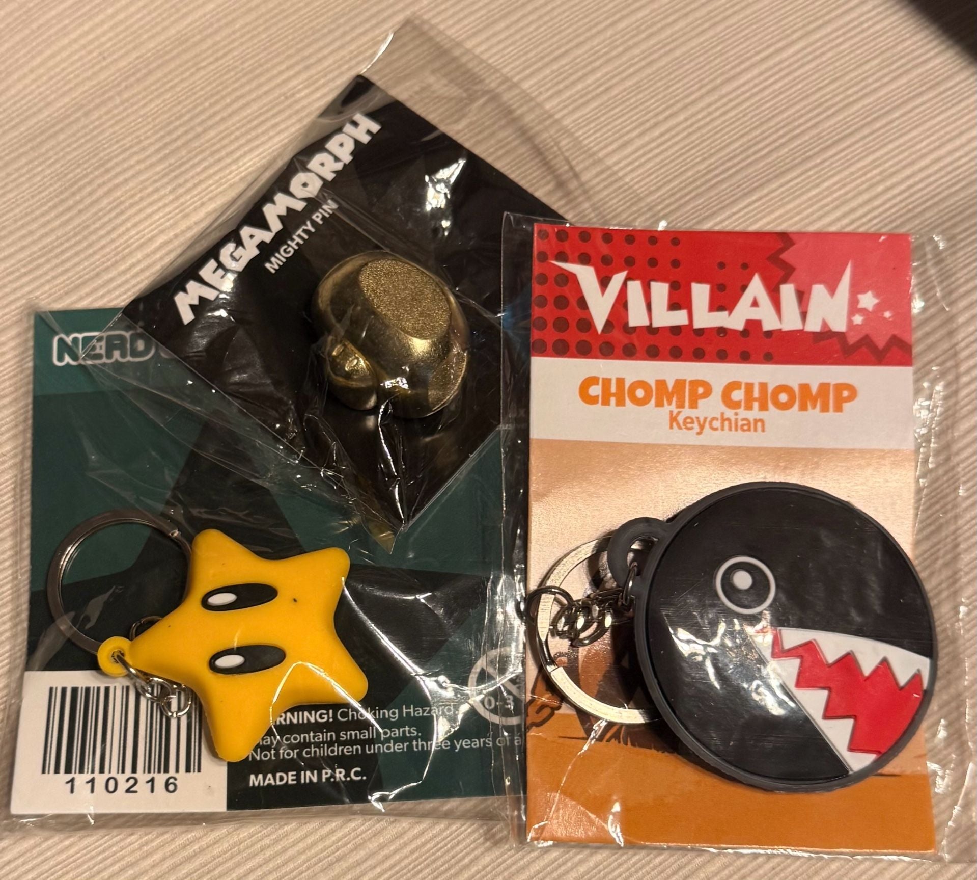 Nerd Block Nerdcre8 Super Geek Box Exclusive 3qty - Invincibility Super Star Pin, Mega Morph, & Chomp Chomp Villain Keychains 1