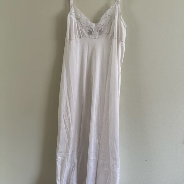 Vassarette White Lace Trim Full Slip Dress Size 34