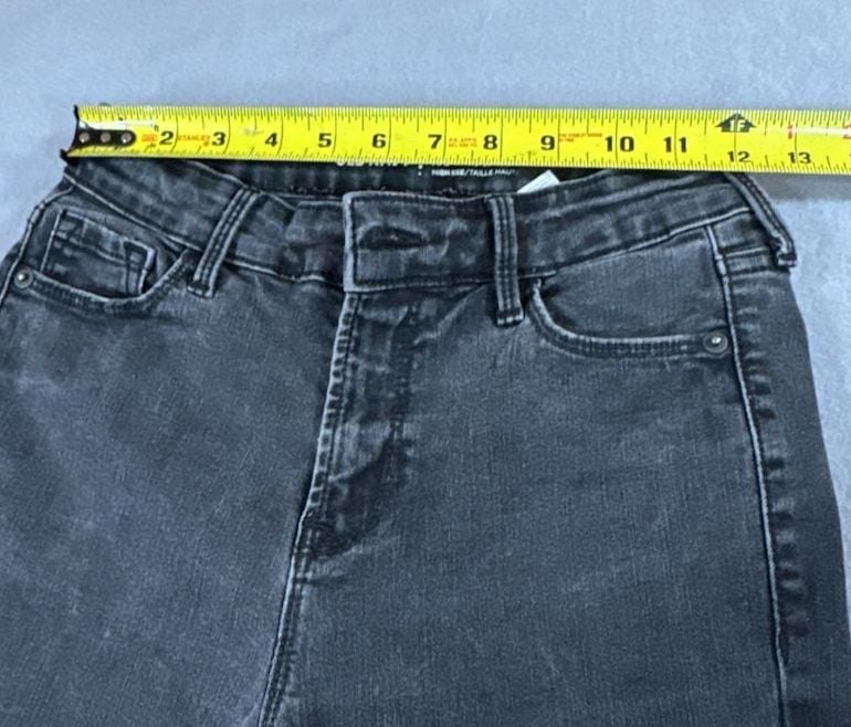 Old Navy Rockstar High Rise Skinny Jeans Gray Size 4 Petite 6
