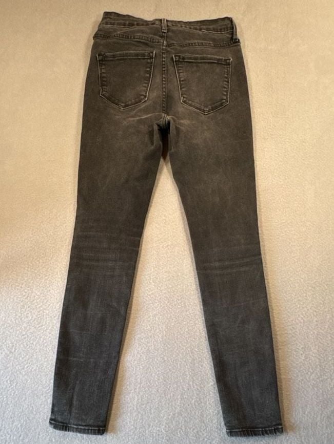 Old Navy Rockstar High Rise Skinny Jeans Gray Size 4 Petite 10