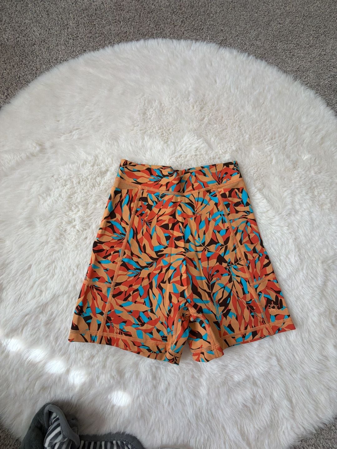 Offline by Aerie Shorts Workout Bike Womens Size S Orange Camo Pockets 22X15 2