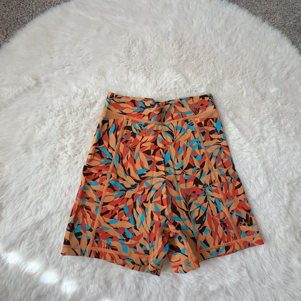 Offline by Aerie Shorts Workout Bike Womens Size S Orange Camo Pockets 22X15