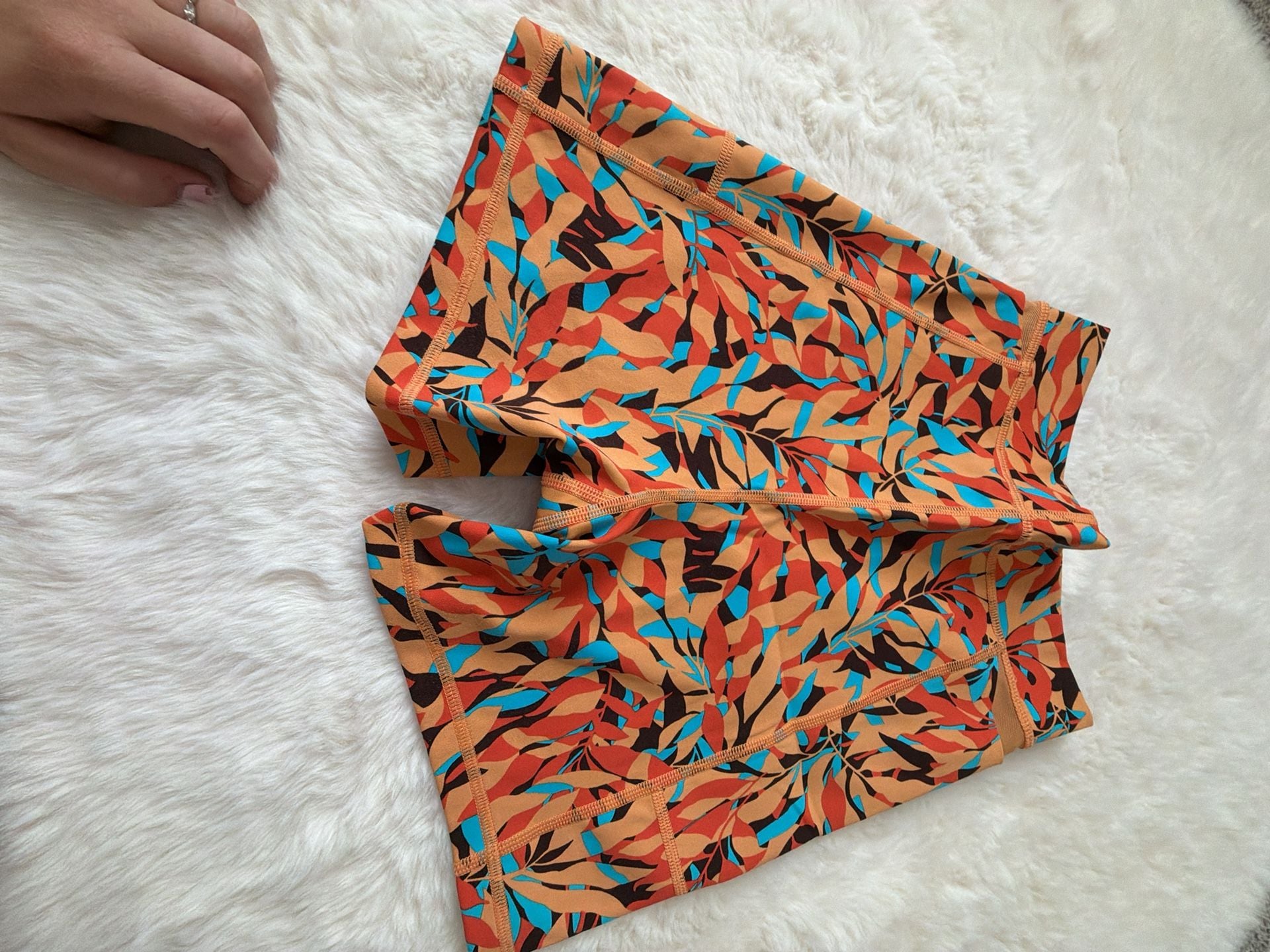 Offline by Aerie Shorts Workout Bike Womens Size S Orange Camo Pockets 22X15 7