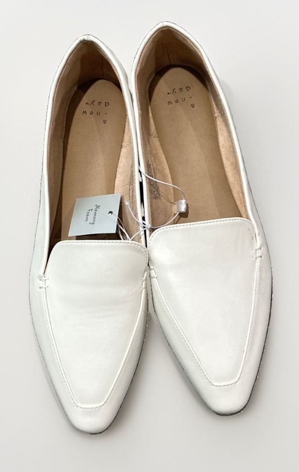 A New Day Women's White Pointed Toe Memory Foam Loafer Flats Size 11 5