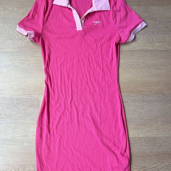 Pink Ribbed Knit Polo Dress with Contrast Collar and Bow Embroidery
