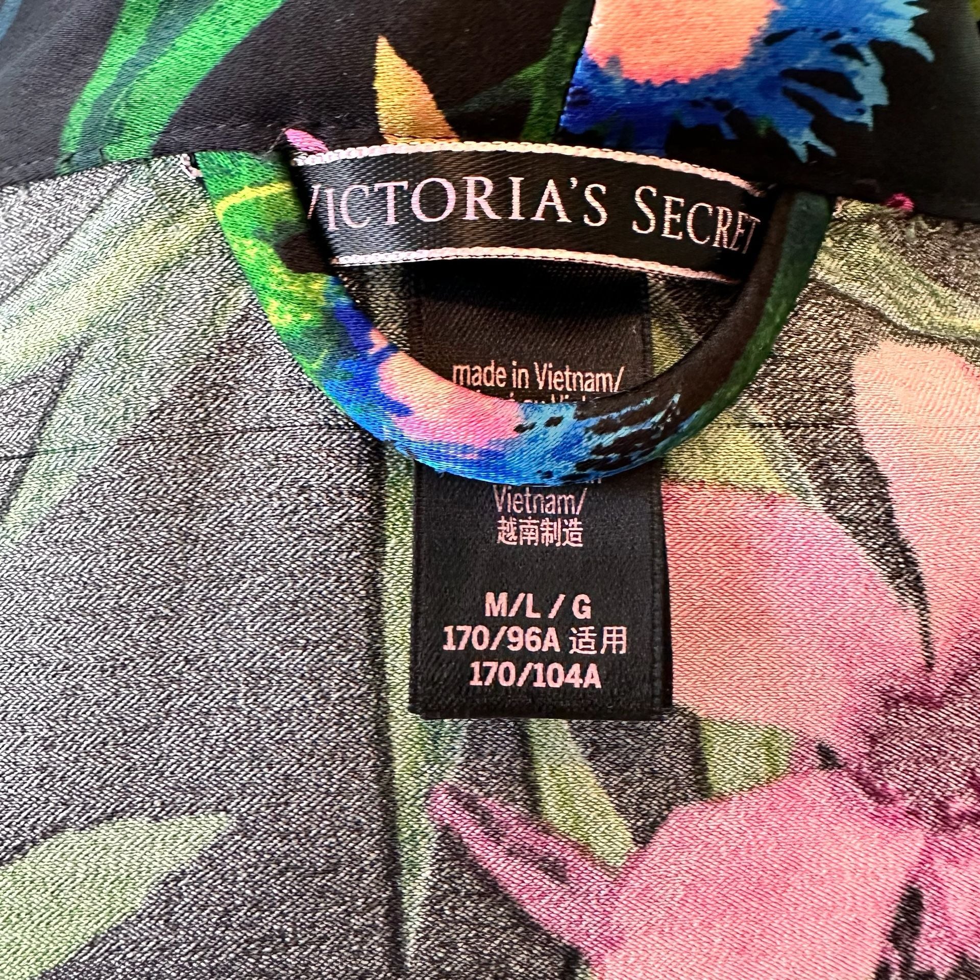 Victoria's Secret Black Tropical Floral Satin Kimono Robe with Lace Trim M/L 5