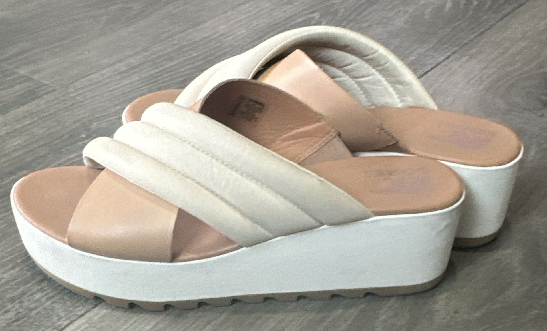 Sorel Cameron Puff Leather Wedge Sandals 6