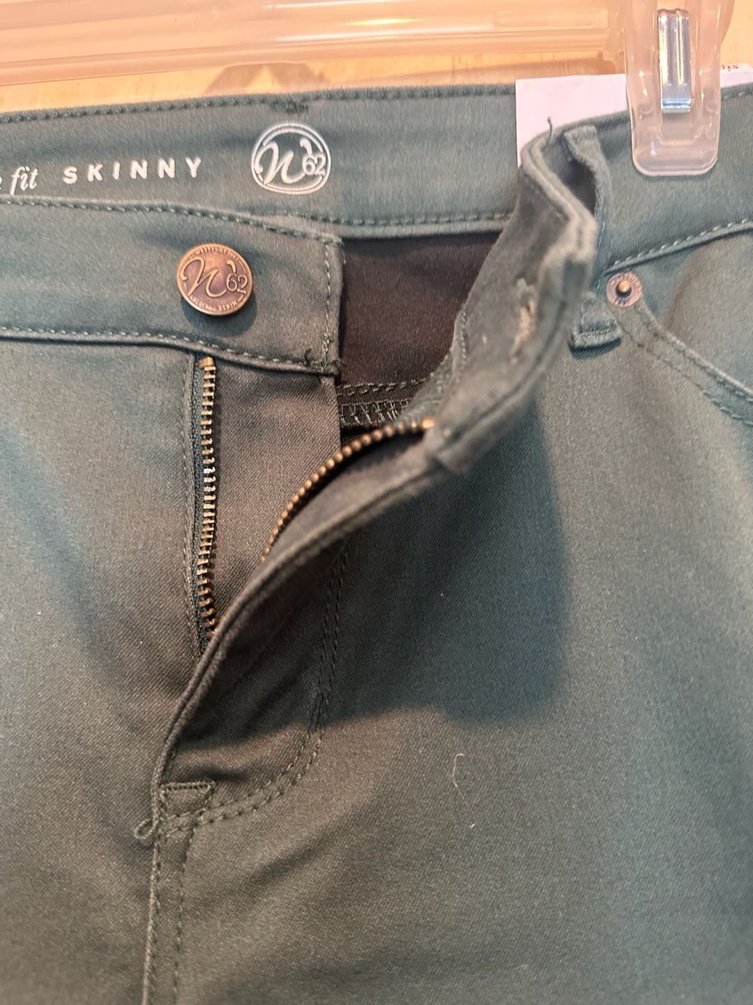 N62 Westport 1962 Signature Fit Skinny Women’s Size 10 Olive Green Stretch NWT 12