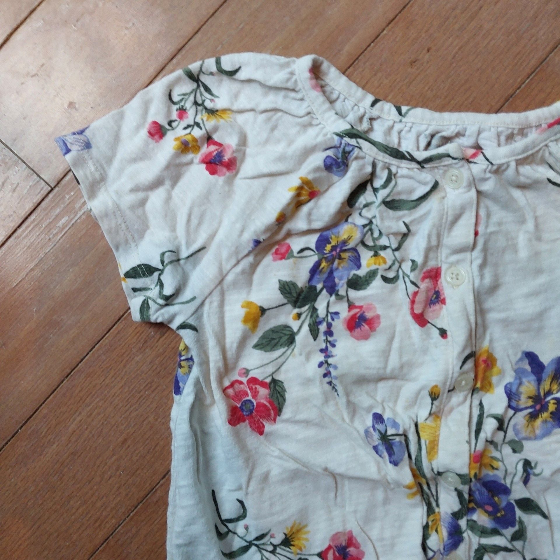 Old Navy Floral Short Sleeve Button-Front Tie-Hem Top 3
