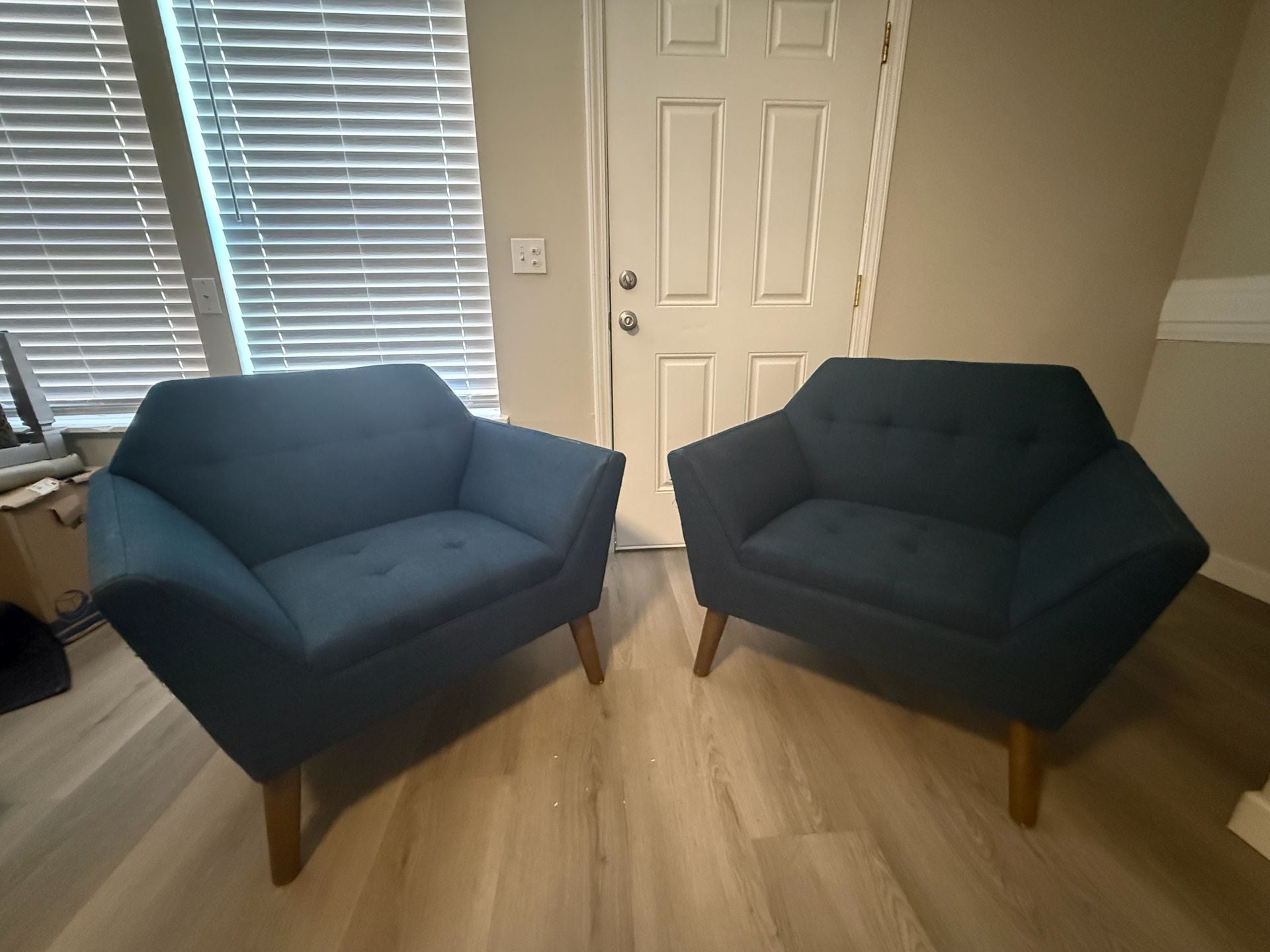 INK+IVY Newport Mid-Century Modern Blue Accent Chair 1