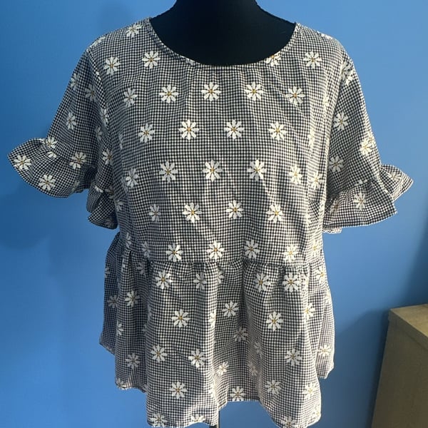 SHEIN Curve Daisy Embroidered Ruffle Cuff Buffalo Plaid Top Size 0XL