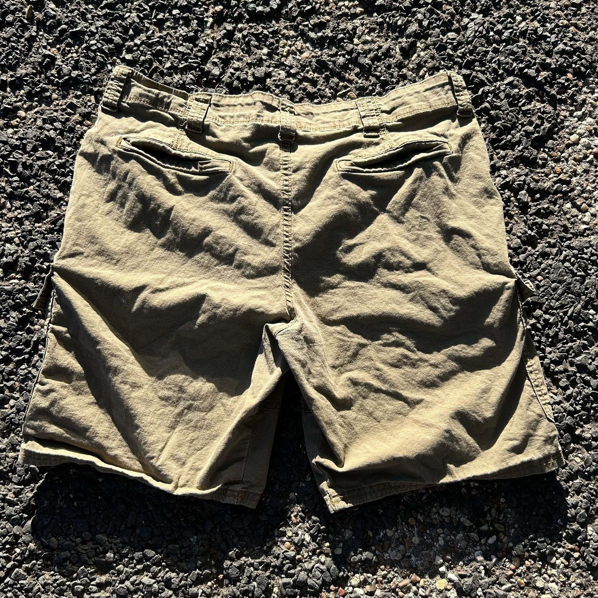 Wrangler Relaxed Fit Tan Khaki Cargo Shorts 2