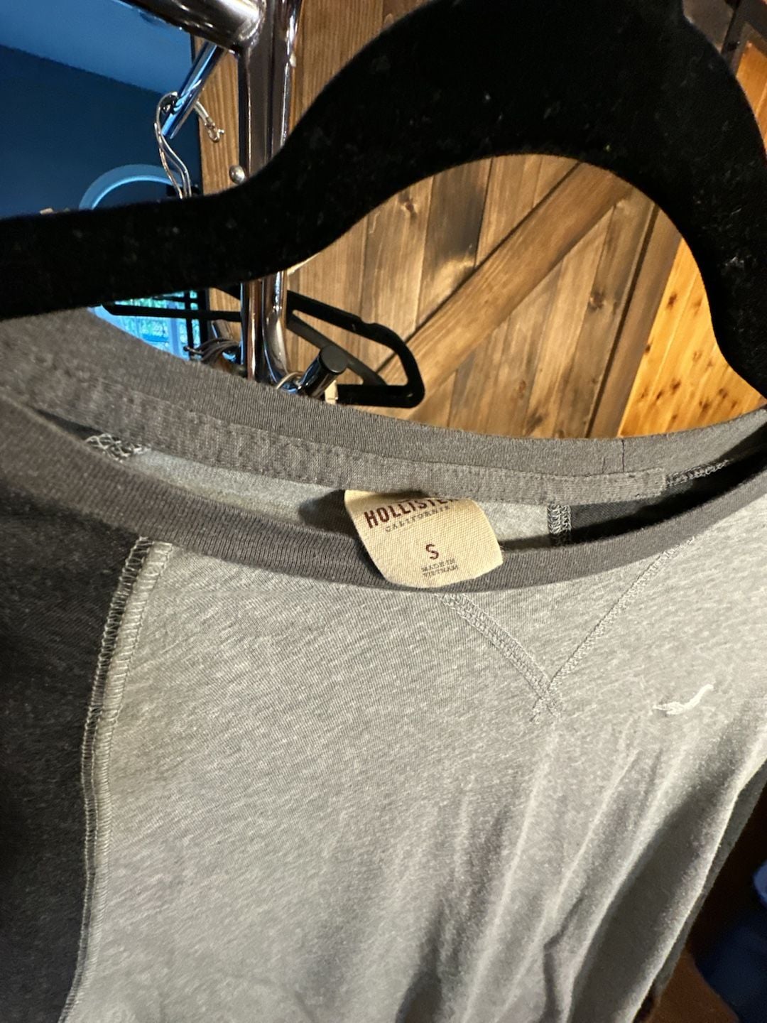 Hollister Mens Small Gray Long Sleeve Baseball Tee 3
