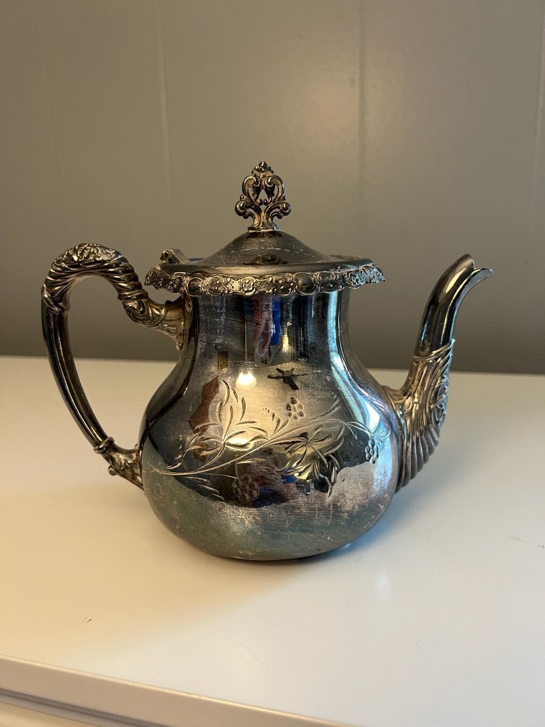 Antique Silver-plated Teapot by Richfield Plate Co. Victorian Elegance 1