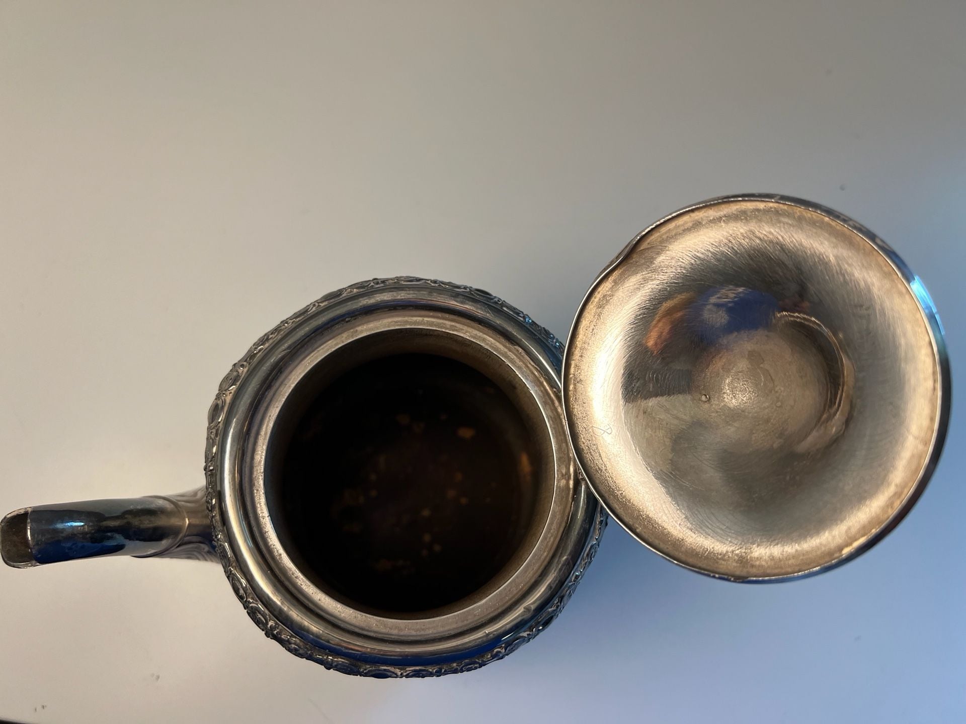 Antique Silver-plated Teapot by Richfield Plate Co. Victorian Elegance 4