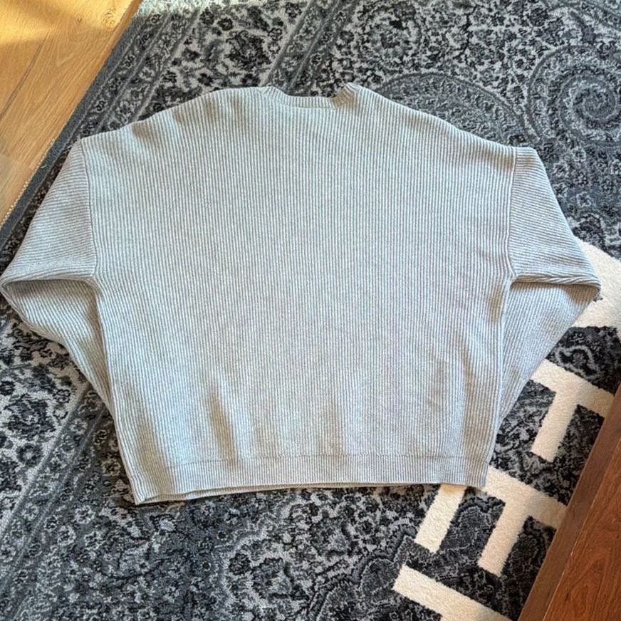 Alo Yoga Ribbed Long Sleeve Cropped Pullover Sweater Light Gray Size L 4