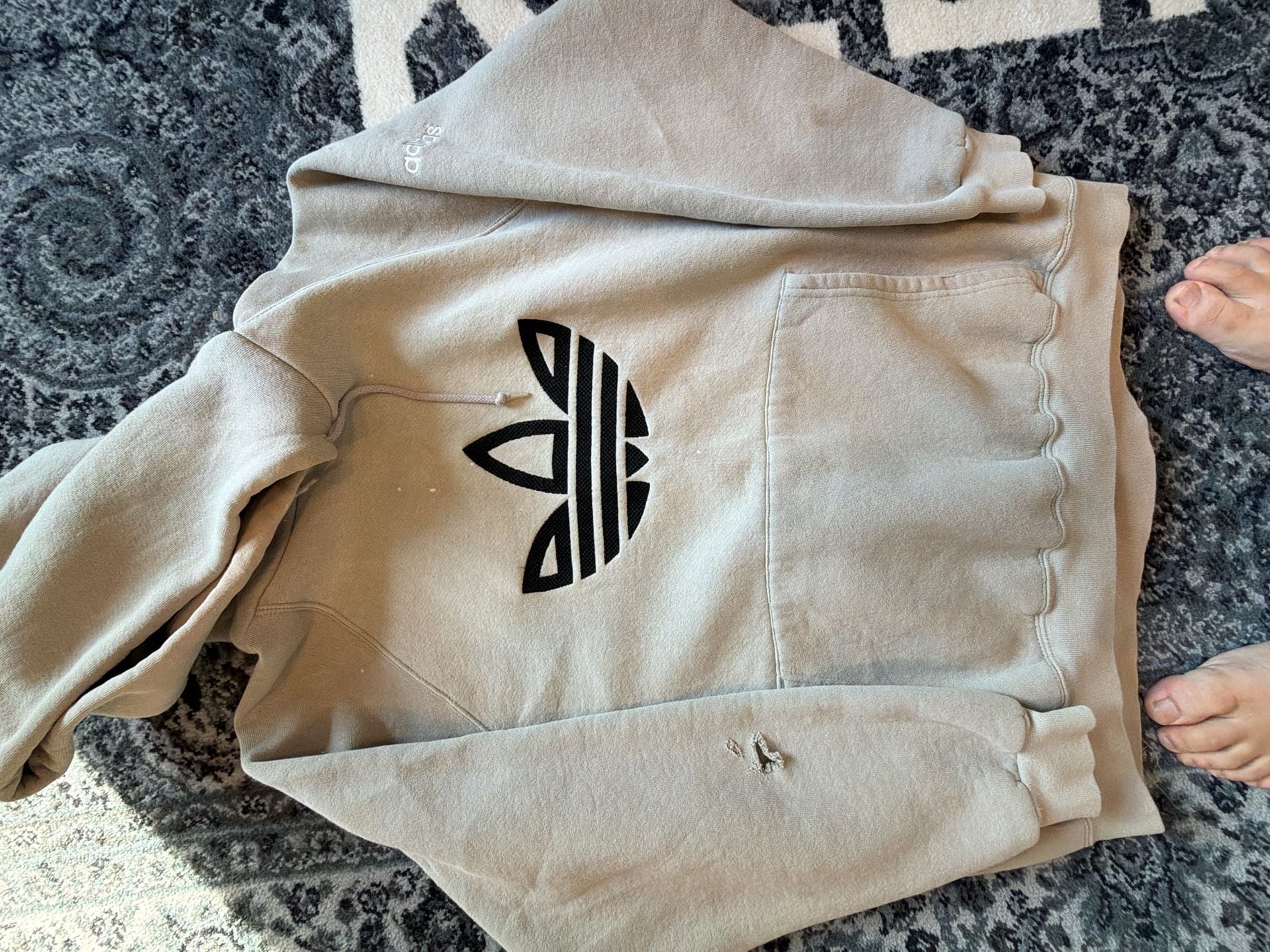 Vintage Adidas Logo Beige Hoodie 3