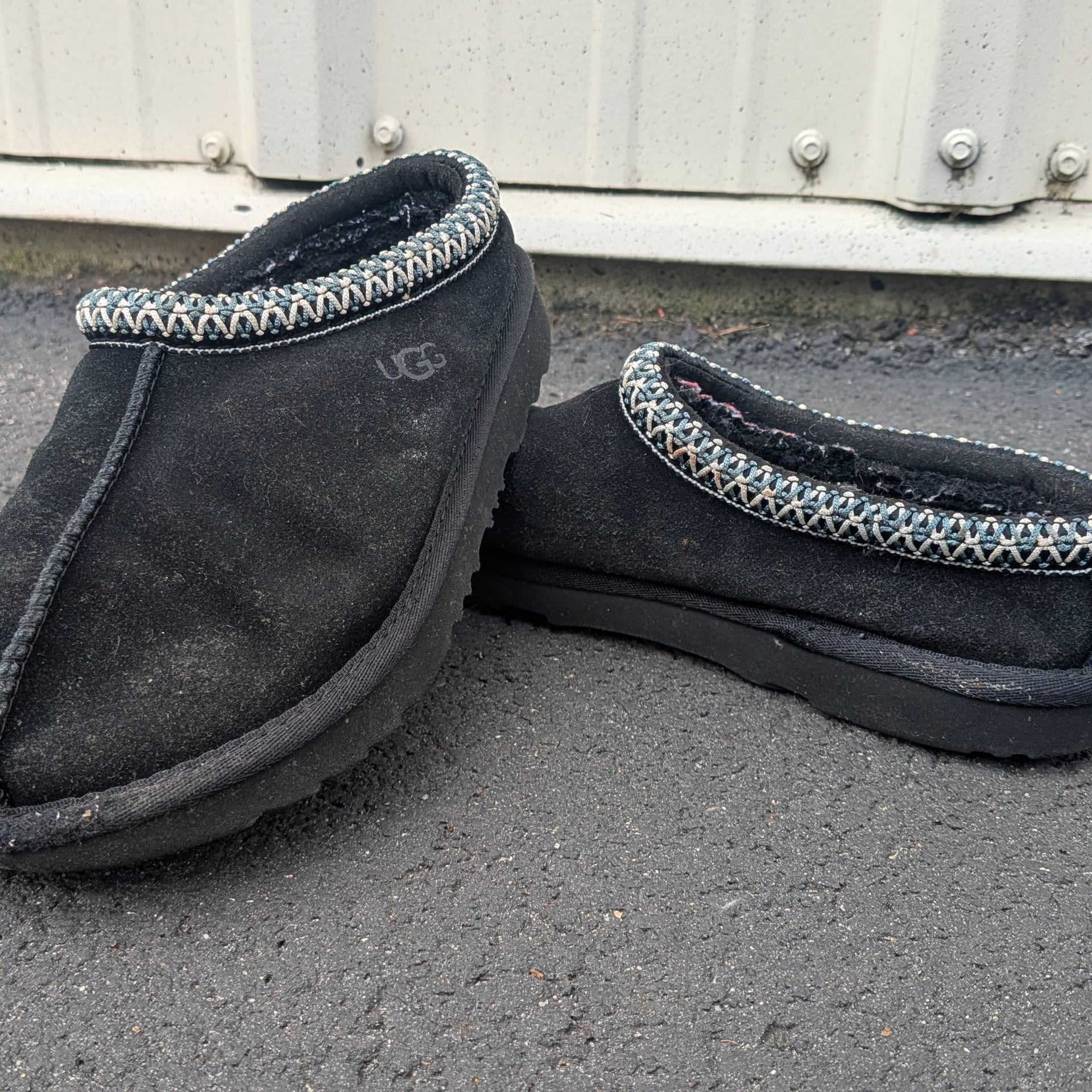 UGG Tasman Slipper in Black 1