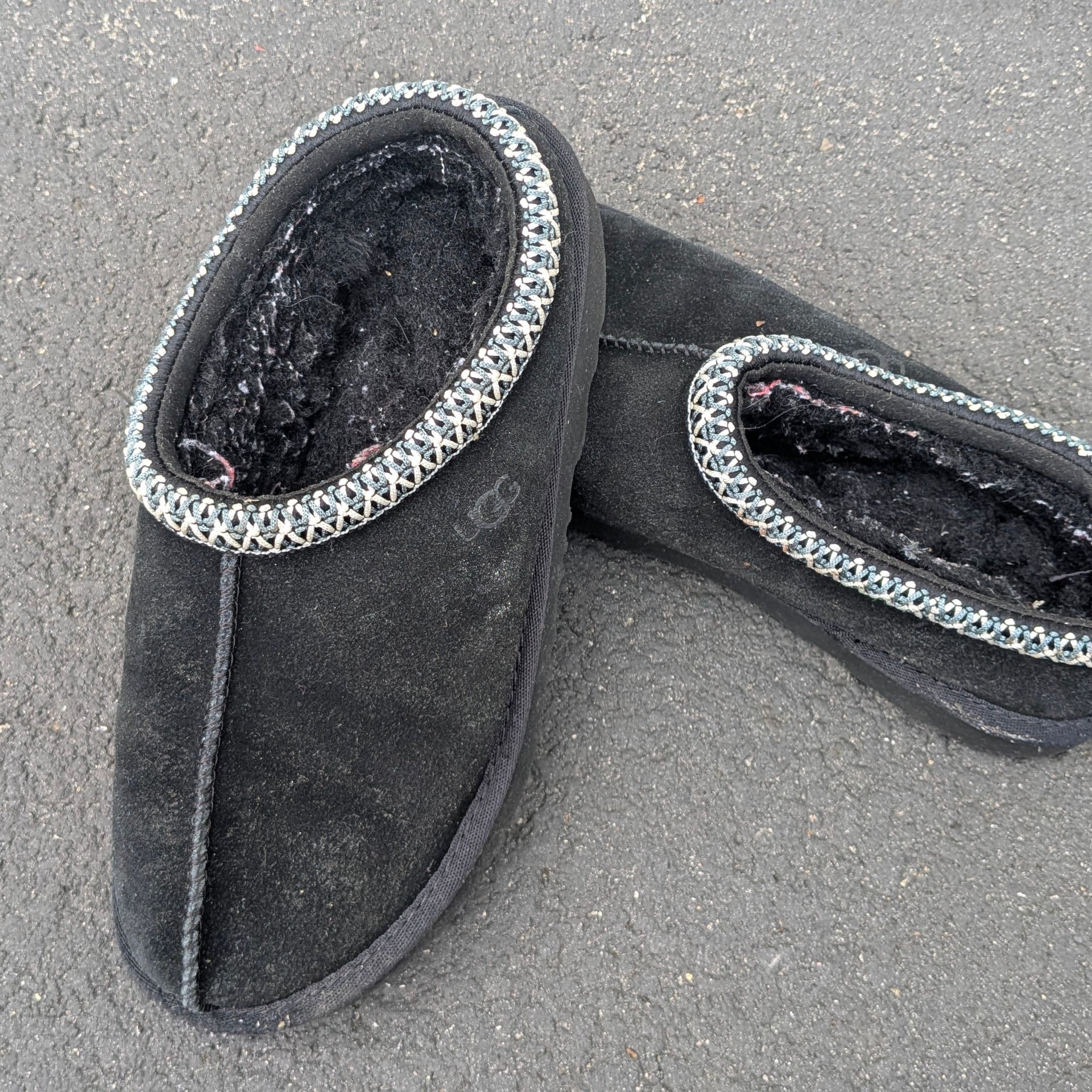 UGG Tasman Slipper in Black 3