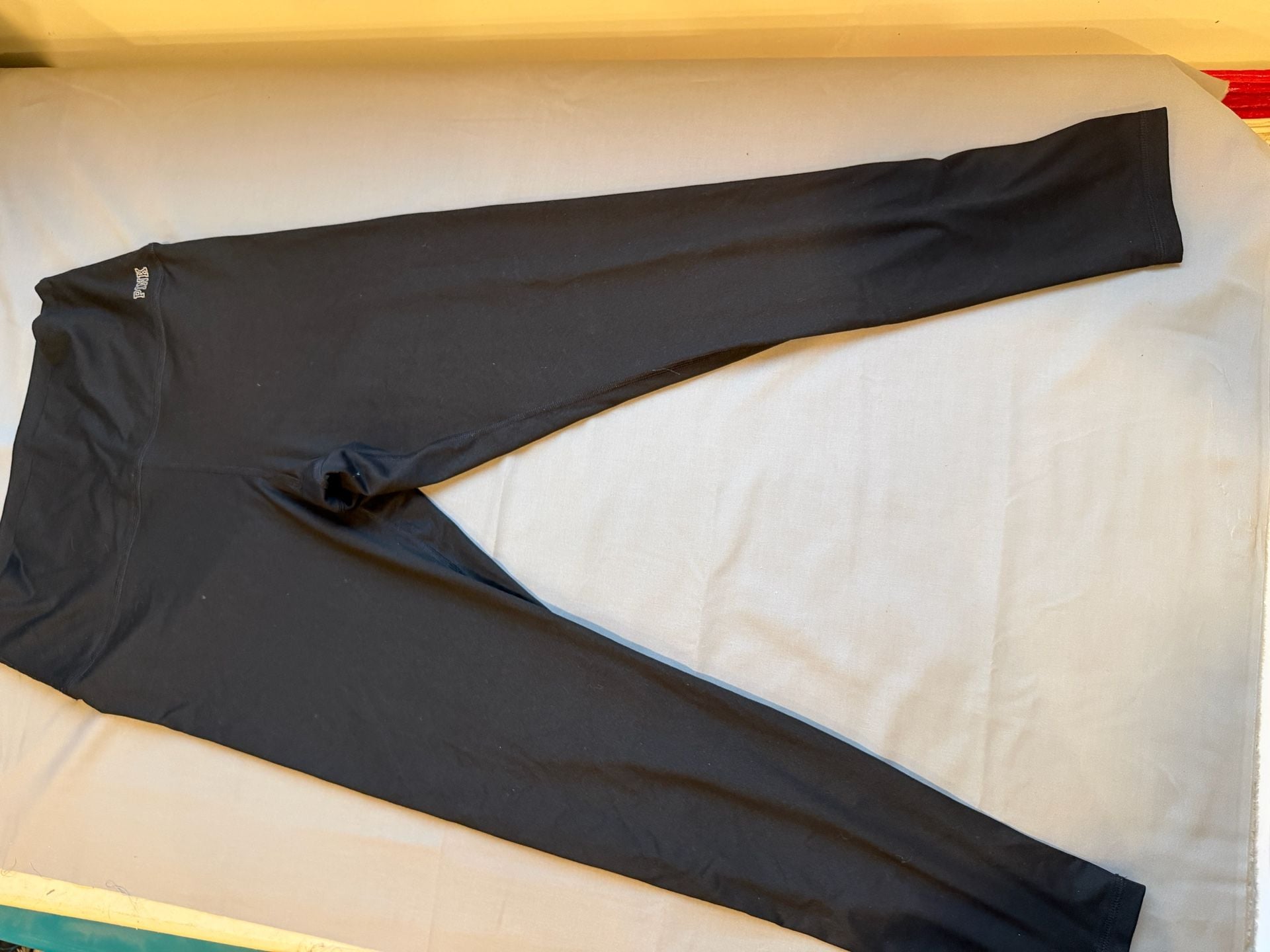 PINK Victoria's Secret Ultimate Black Athletic Leggings Size L 3