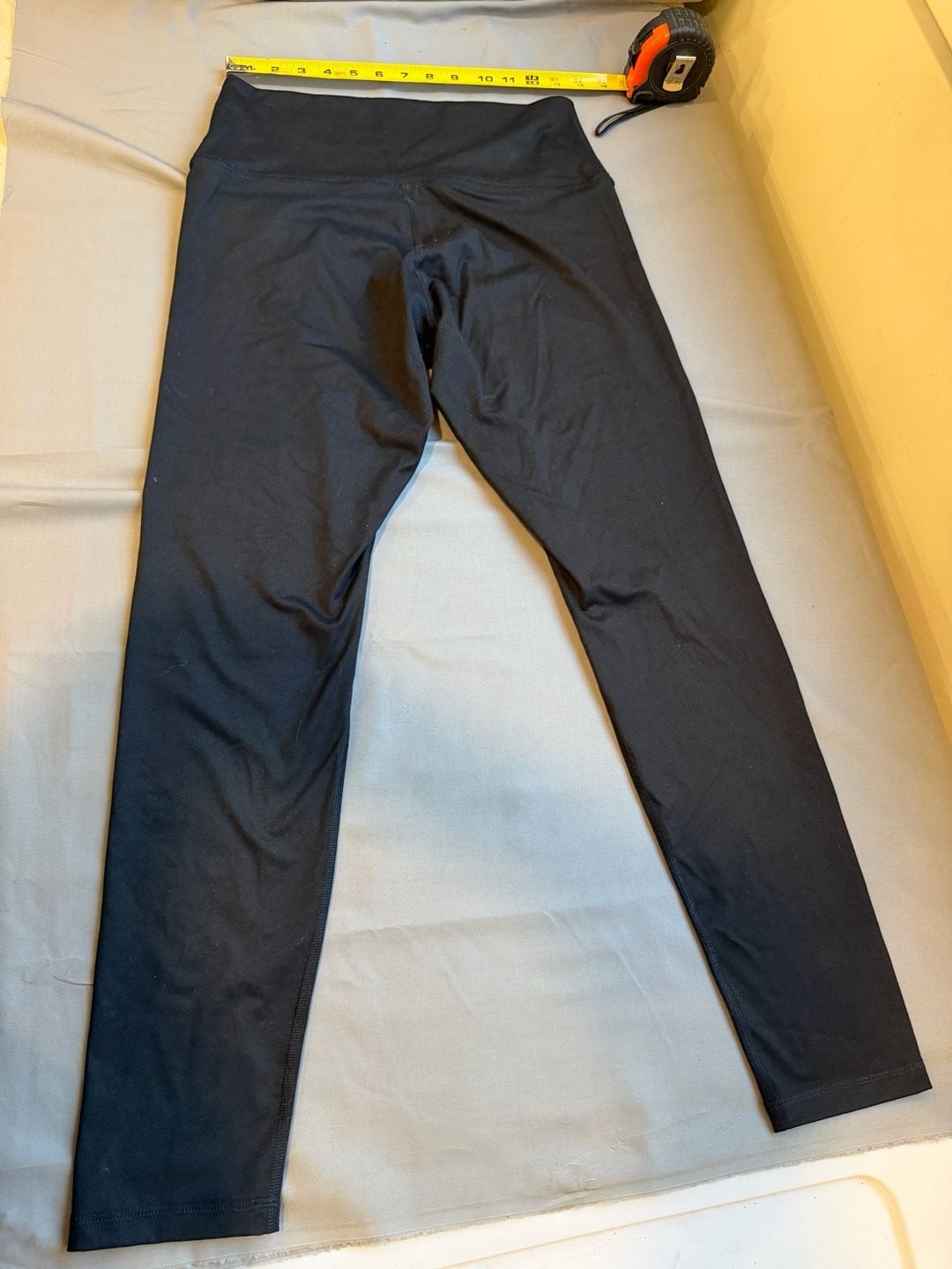 PINK Victoria's Secret Ultimate Black Athletic Leggings Size L 8