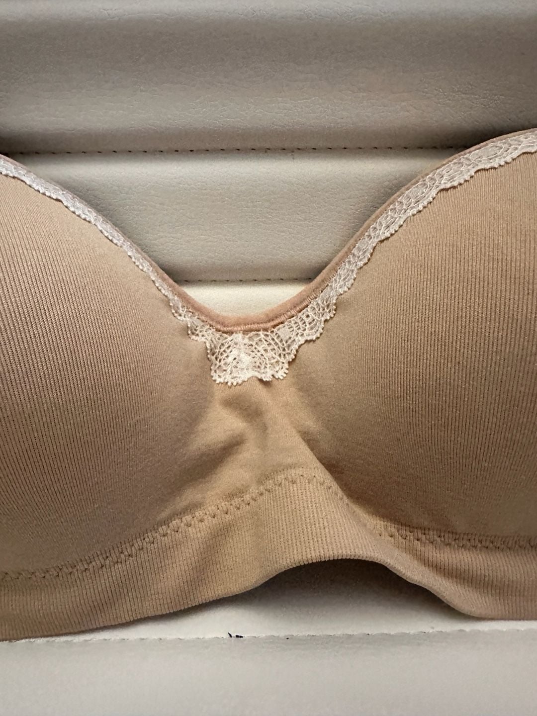 Hanes Ribbed Seamless Wireless Comfort Bra with Lace Trim 3