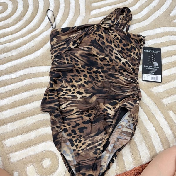 Miraclesuit underwire 12 animal print One-Piece Swimsuit
