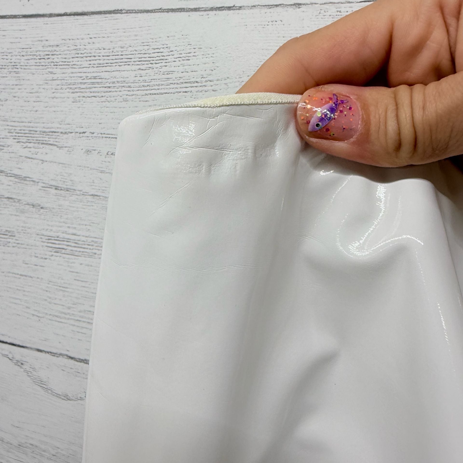 Alice + Olivia High-Waisted Shiny Faux Leather Leggings, White, Size 4 nwt 7