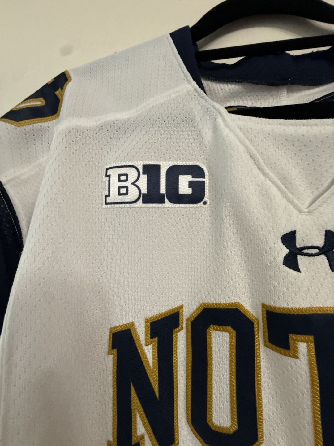 Under Armour Notre Dame Fighting Irish Authentic Hockey Jersey Youth M 5