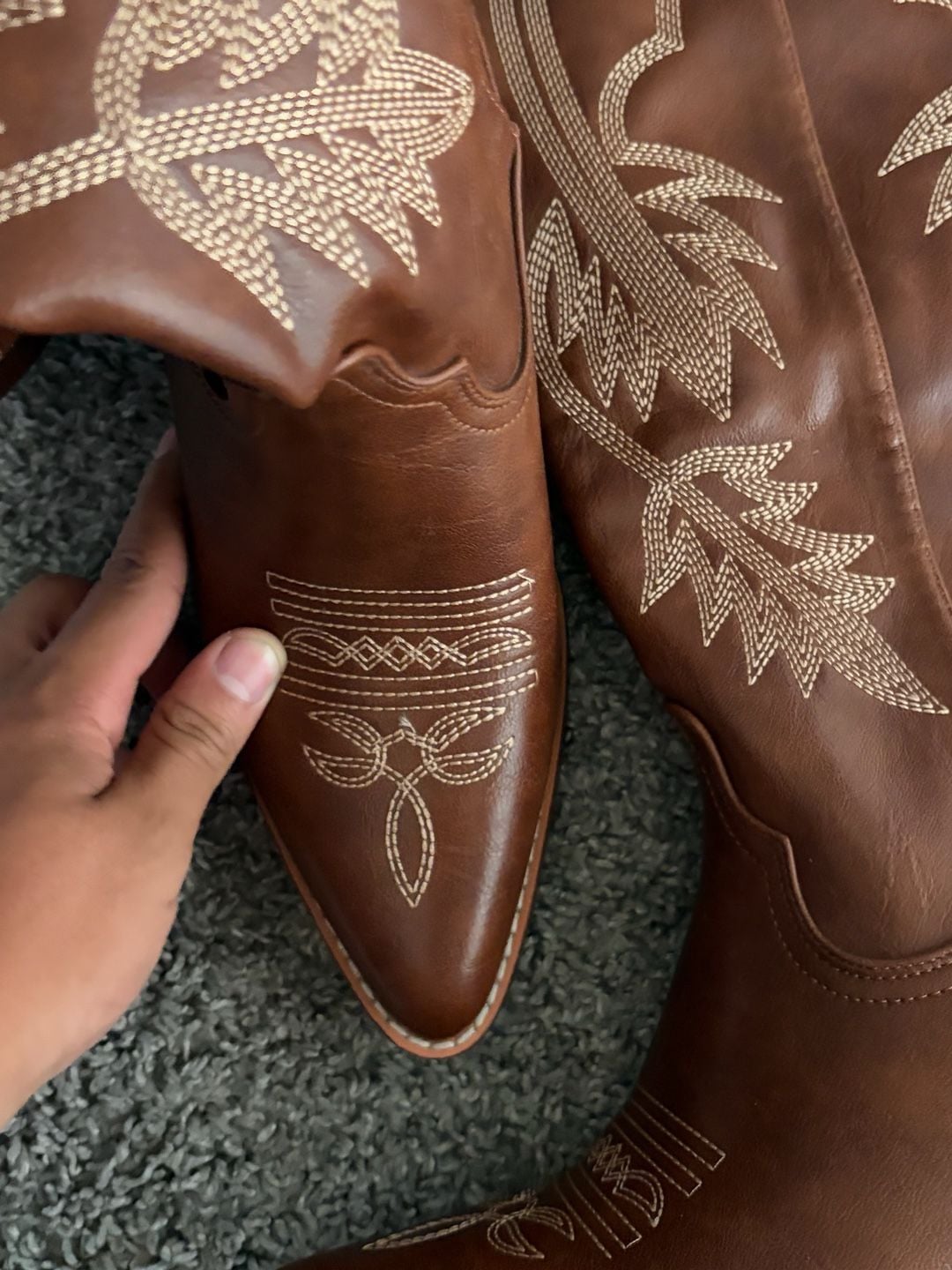 Women's Brown Western Cowboy Boots with Leaf Embroidery and Chunky Heel, Size 8.5 6