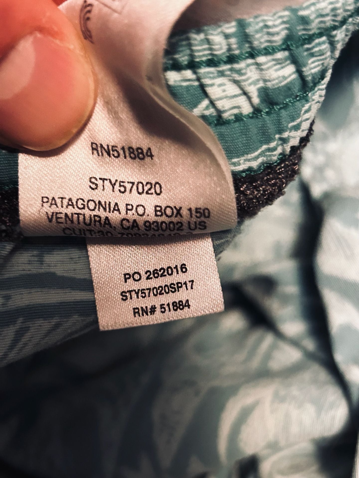 Patagonia Patagonia Baggies Size XXL 5 inch inseam Fish Pattern 7
