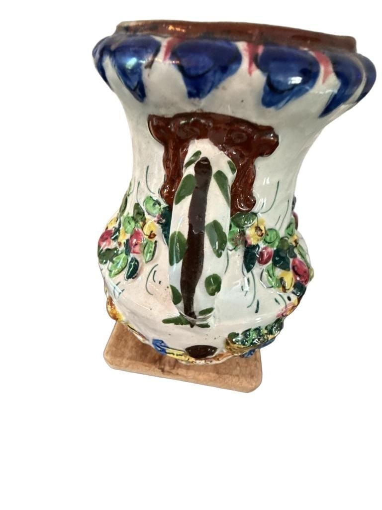 Vintage Italian Majolica Hand-Painted Cherub Vase 8