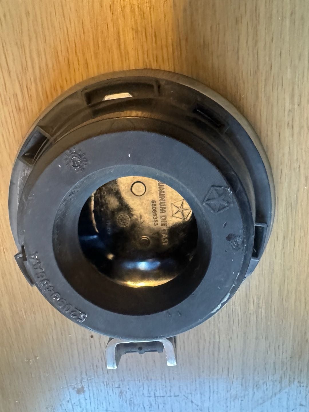 2010--2023 DODGE CHALLENGER
FUEL DOOR OEM W/Gas Cap 19