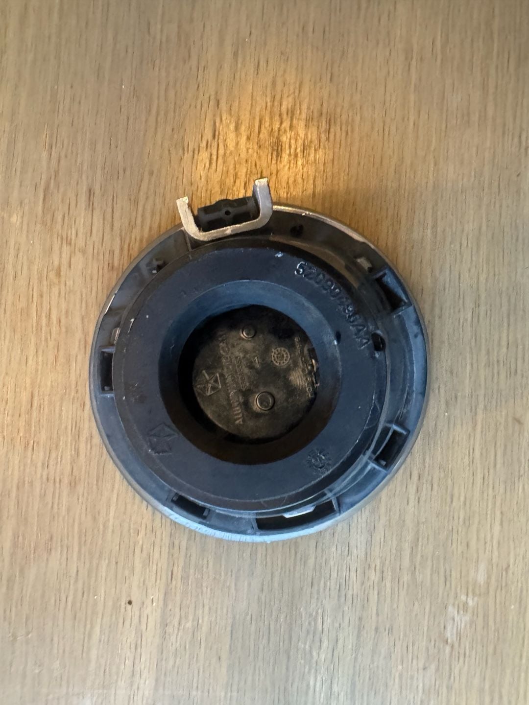 2010--2023 DODGE CHALLENGER
FUEL DOOR OEM W/Gas Cap 22
