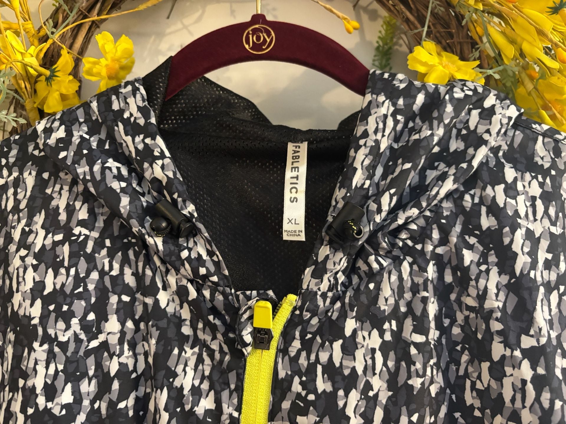 Fabletics Siena Lightweight Hooded Black and White Confetti Print Windbreaker XL 3