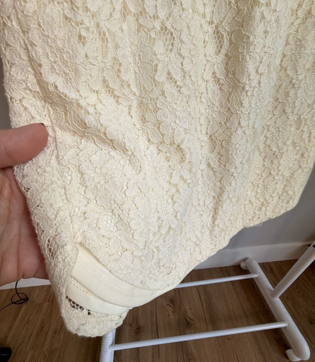 Monteau Los Angeles Cream Lace Dress Size S 5