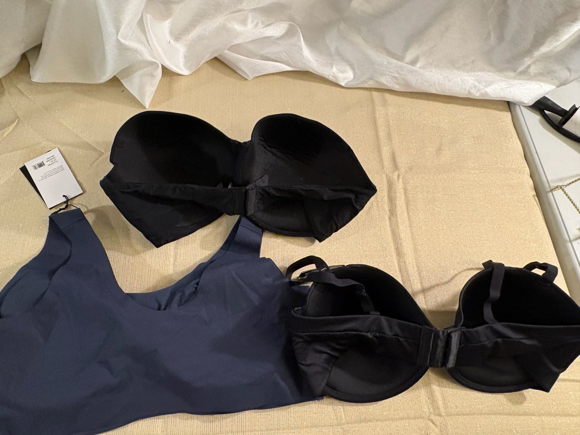 Lot of three bras. Knix , Victoria’s Secret, and maiden form. 2