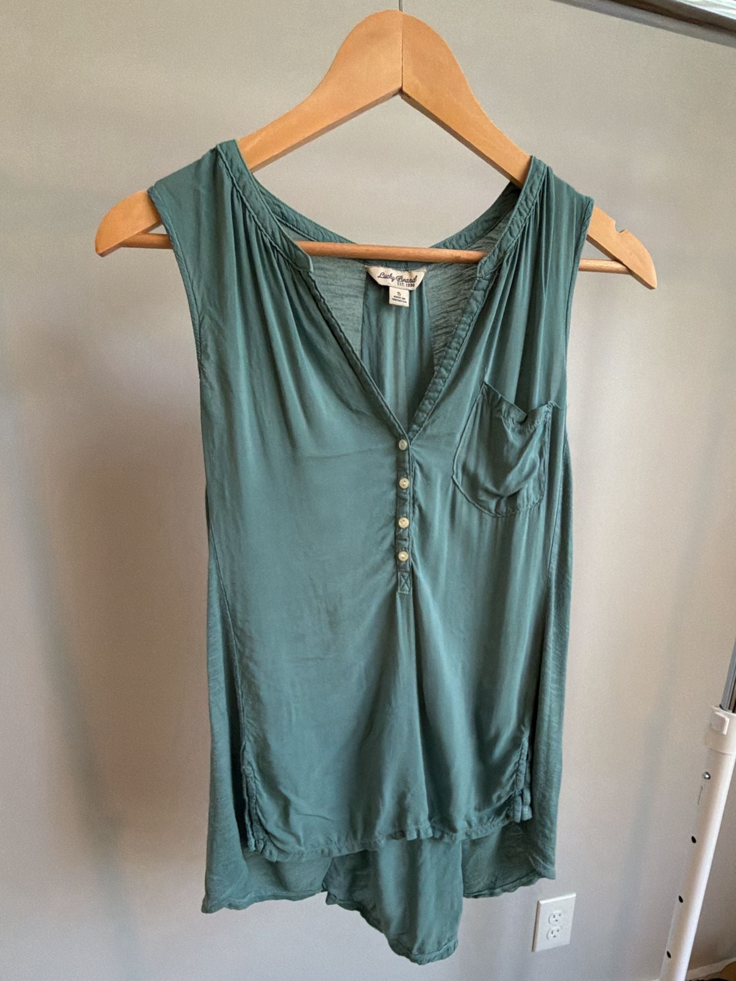Lucky Brand Green Sleeveless Button Front Tank Top with Pocket Size S 2